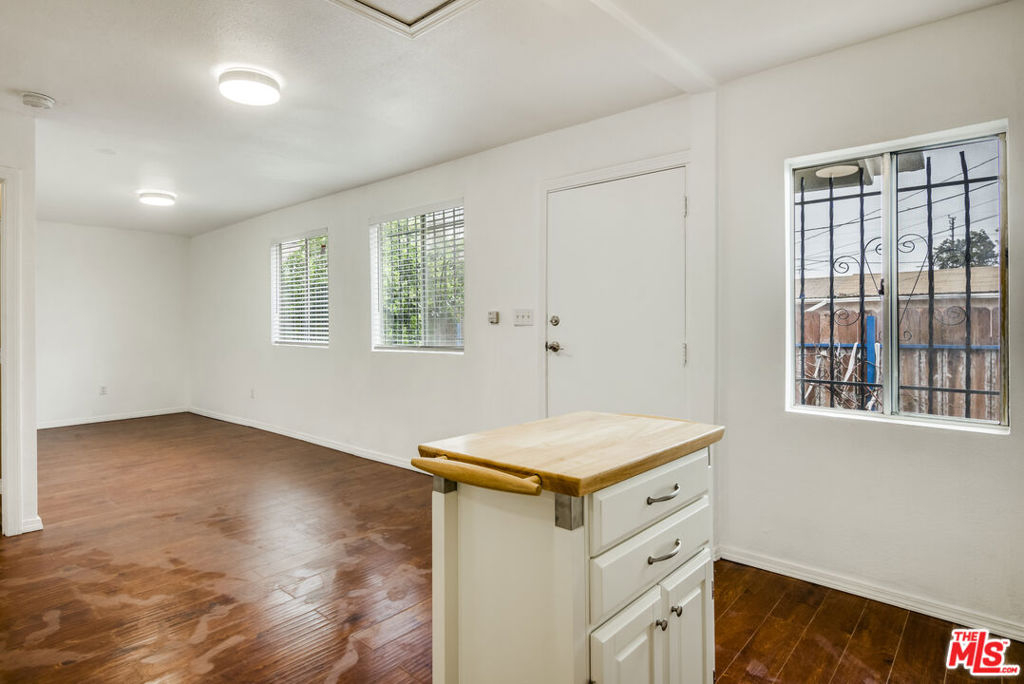 1742 W 36th Street