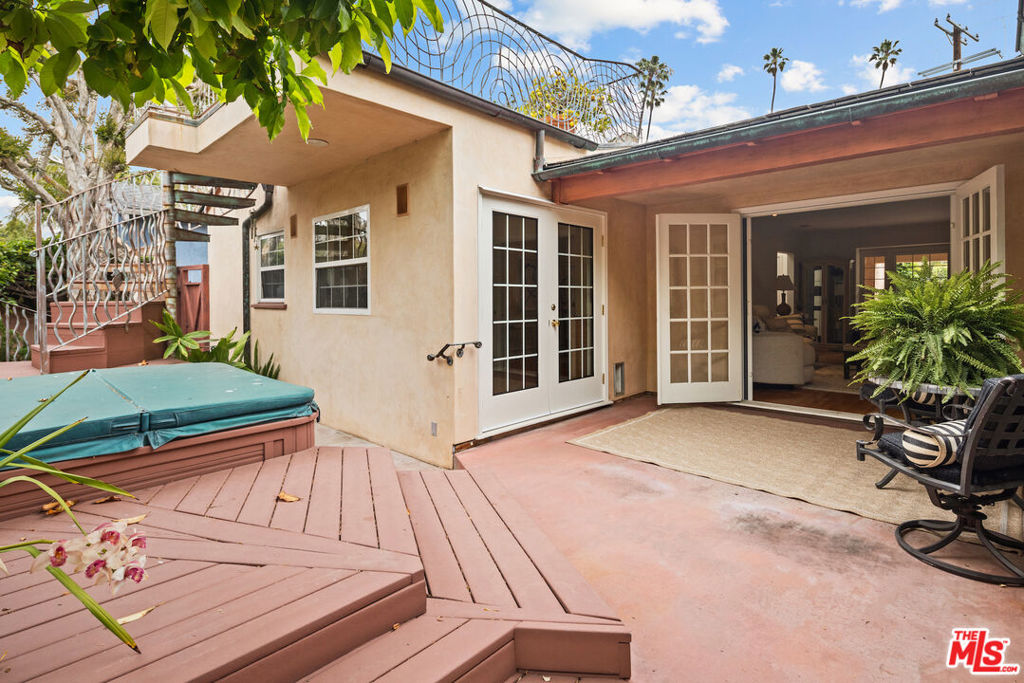 219 Entrada Drive