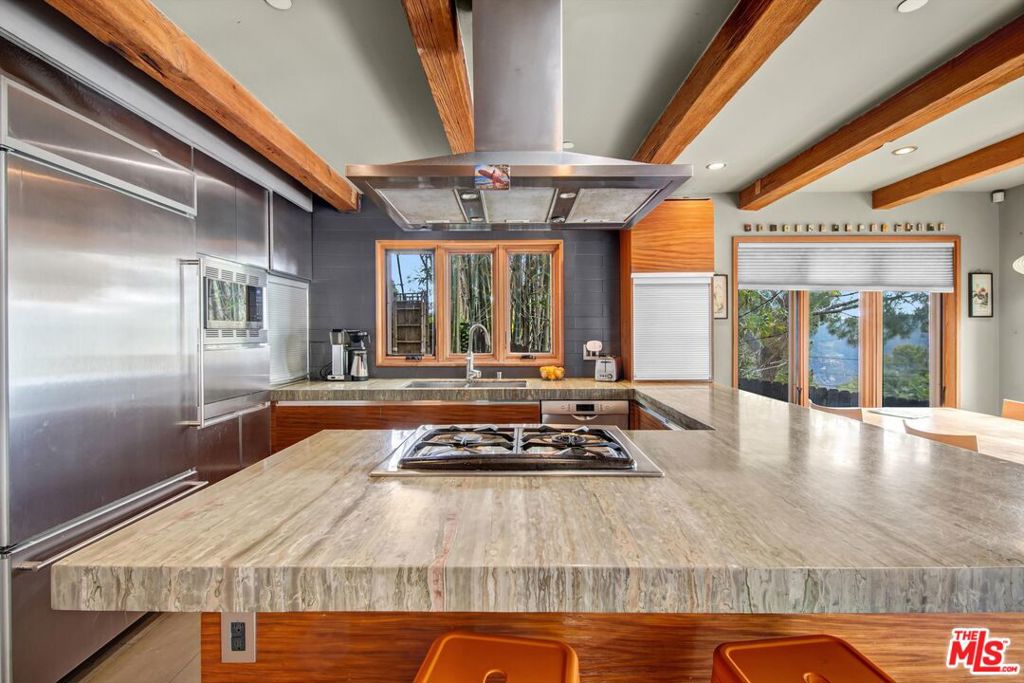 1421 Fernwood Pacific Drive