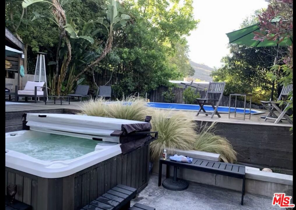 1421 Fernwood Pacific Drive