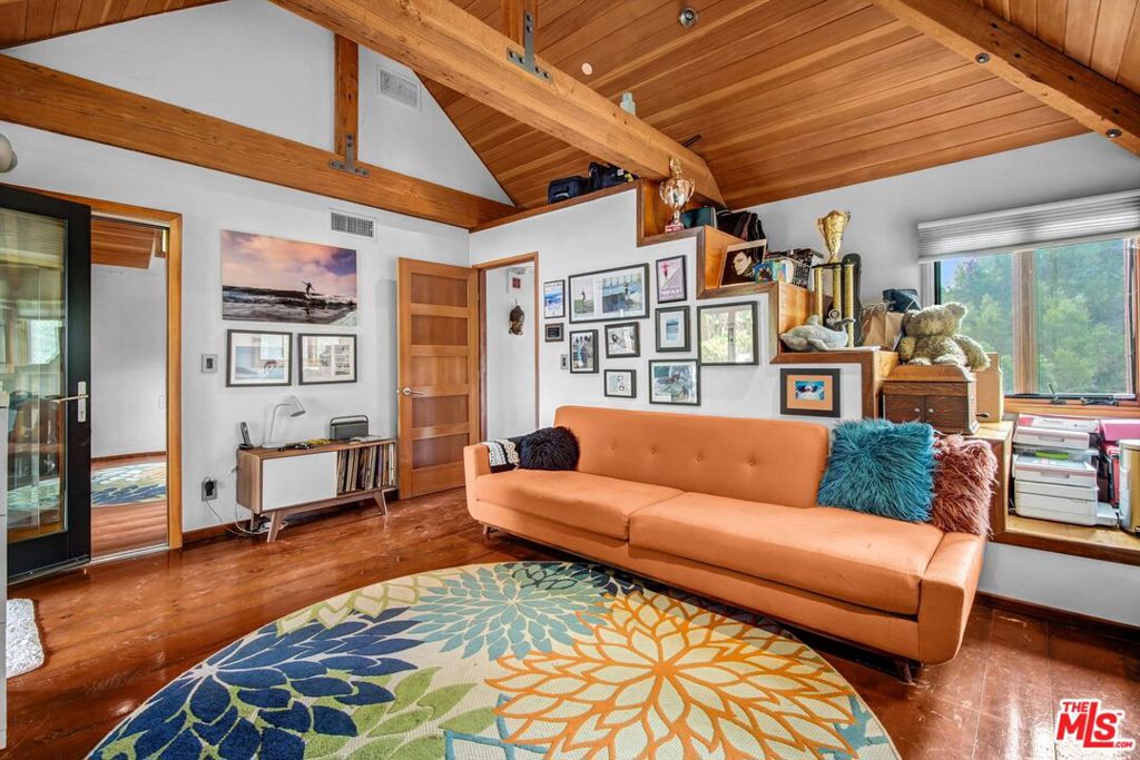 1421 Fernwood Pacific Drive