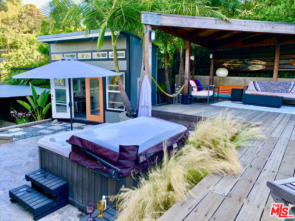 1421 Fernwood Pacific Drive