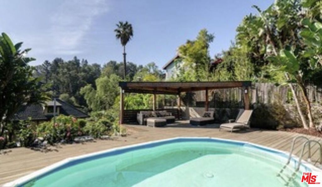 1421 Fernwood Pacific Drive