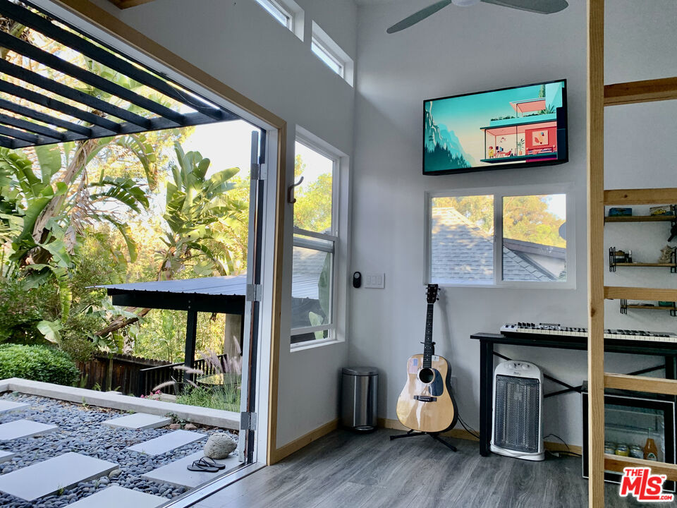 1421 Fernwood Pacific Drive