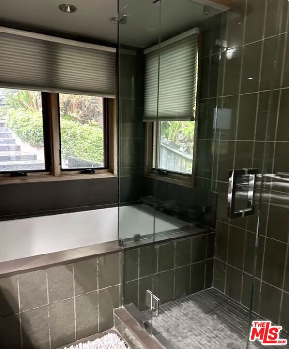 1421 Fernwood Pacific Drive