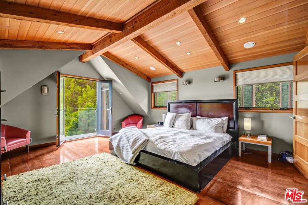 1421 Fernwood Pacific Drive