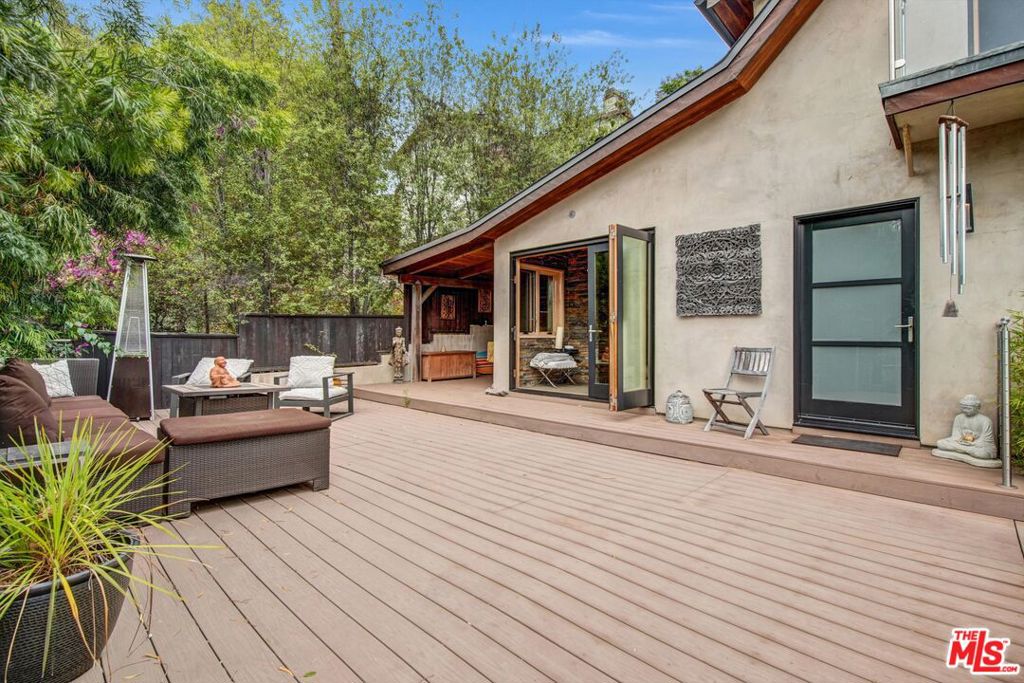 1421 Fernwood Pacific Drive