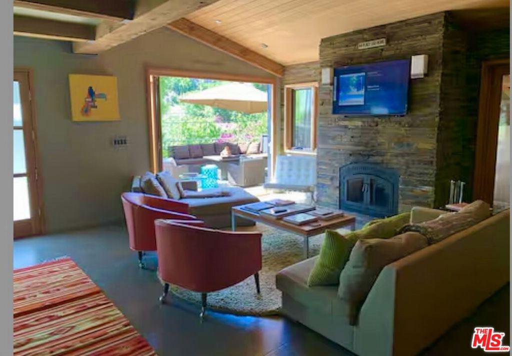 1421 Fernwood Pacific Drive