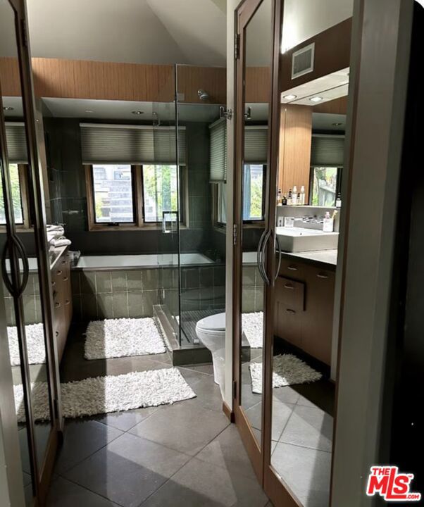 1421 Fernwood Pacific Drive