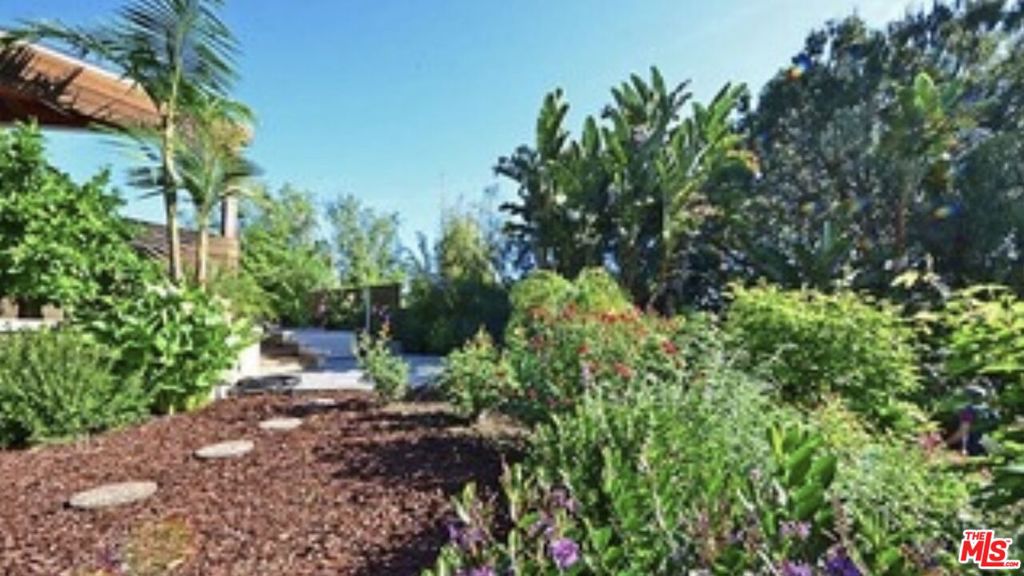 1421 Fernwood Pacific Drive