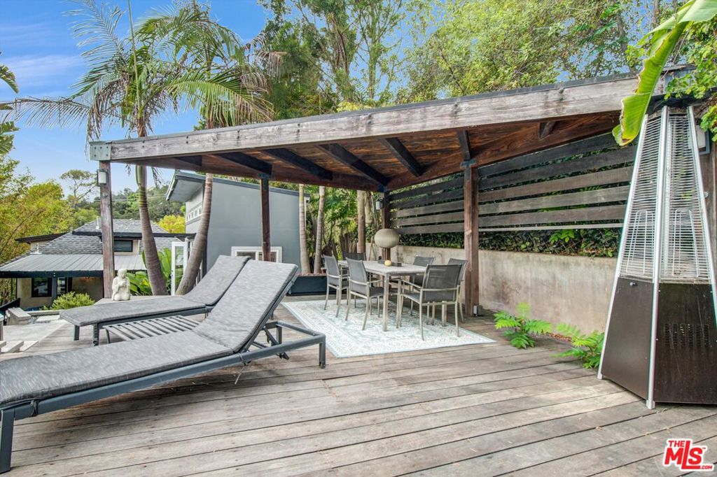 1421 Fernwood Pacific Drive