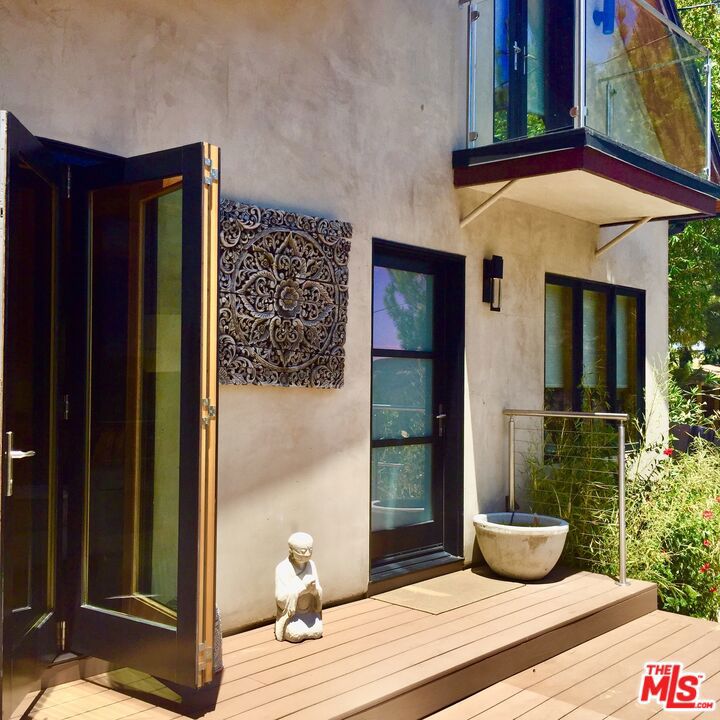 1421 Fernwood Pacific Drive