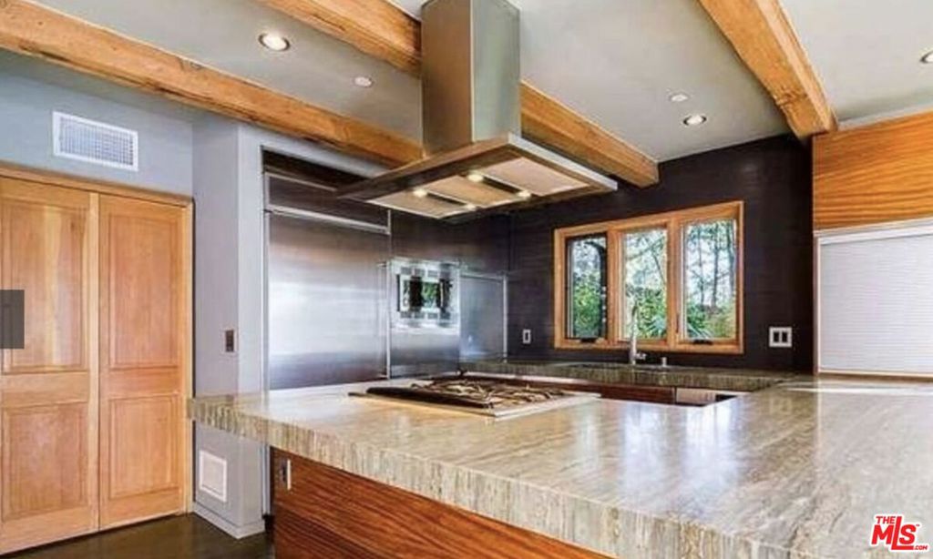 1421 Fernwood Pacific Drive