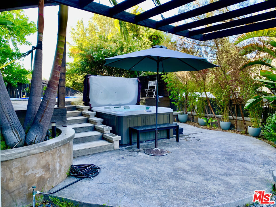1421 Fernwood Pacific Drive