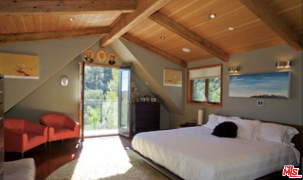 1421 Fernwood Pacific Drive