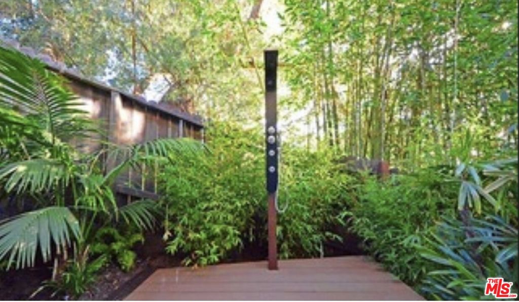1421 Fernwood Pacific Drive