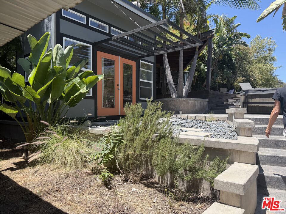 1421 Fernwood Pacific Drive