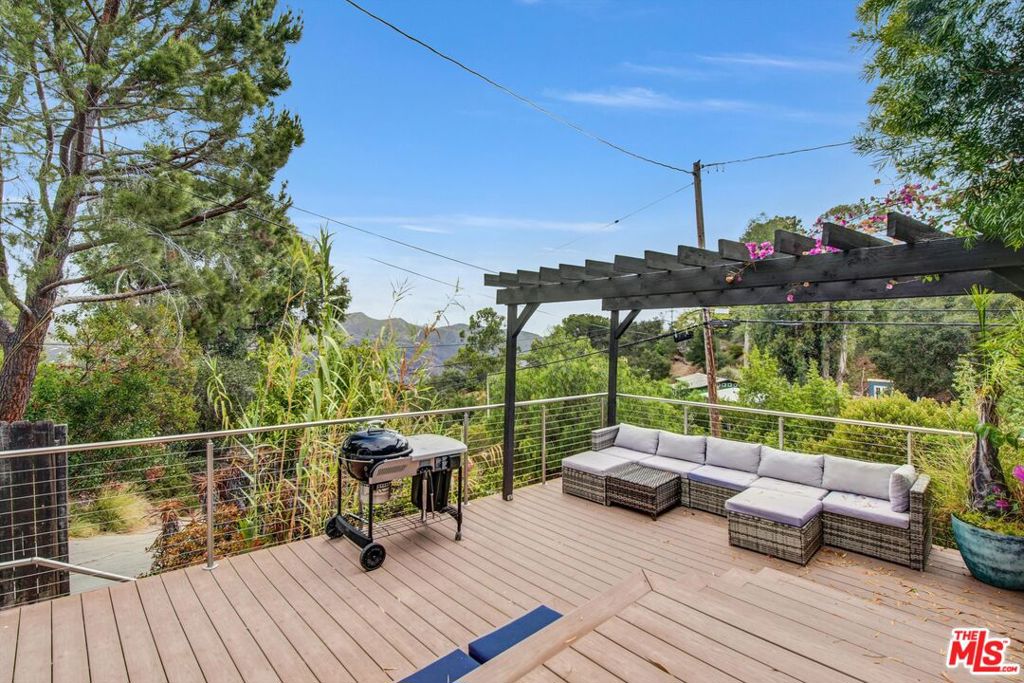 1421 Fernwood Pacific Drive
