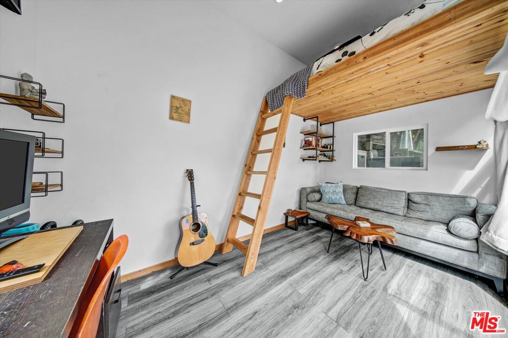 1421 Fernwood Pacific Drive