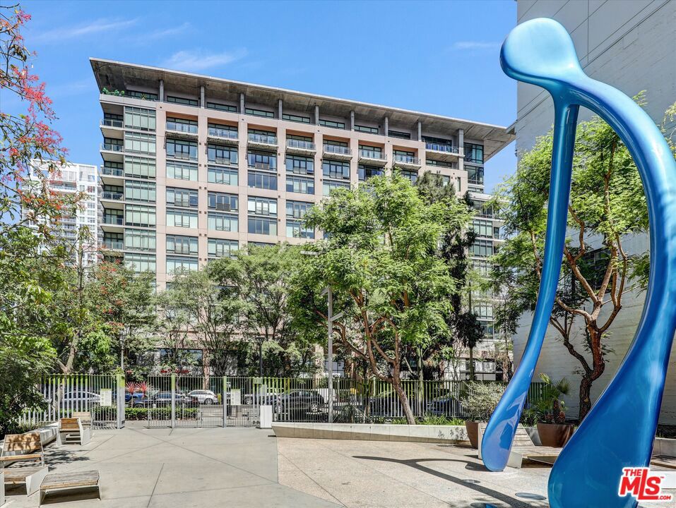 1111 S Grand Avenue 412
