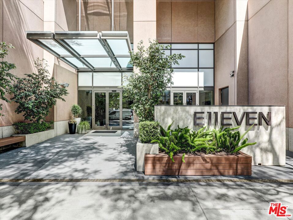 1111 S Grand Avenue 412