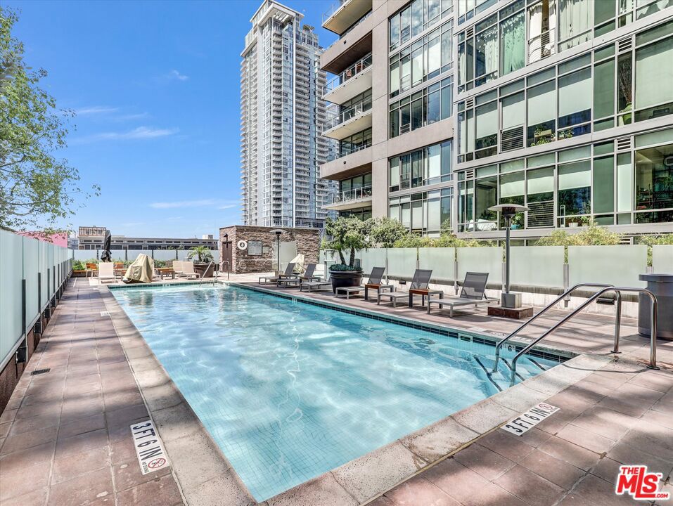 1111 S Grand Avenue 412