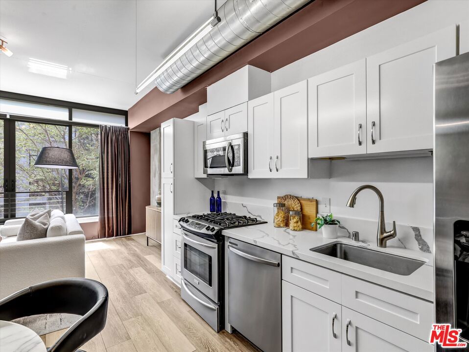 1111 S Grand Avenue 412