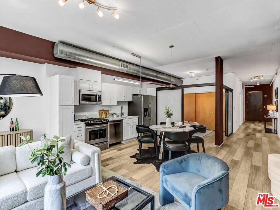 1111 S Grand Avenue 412