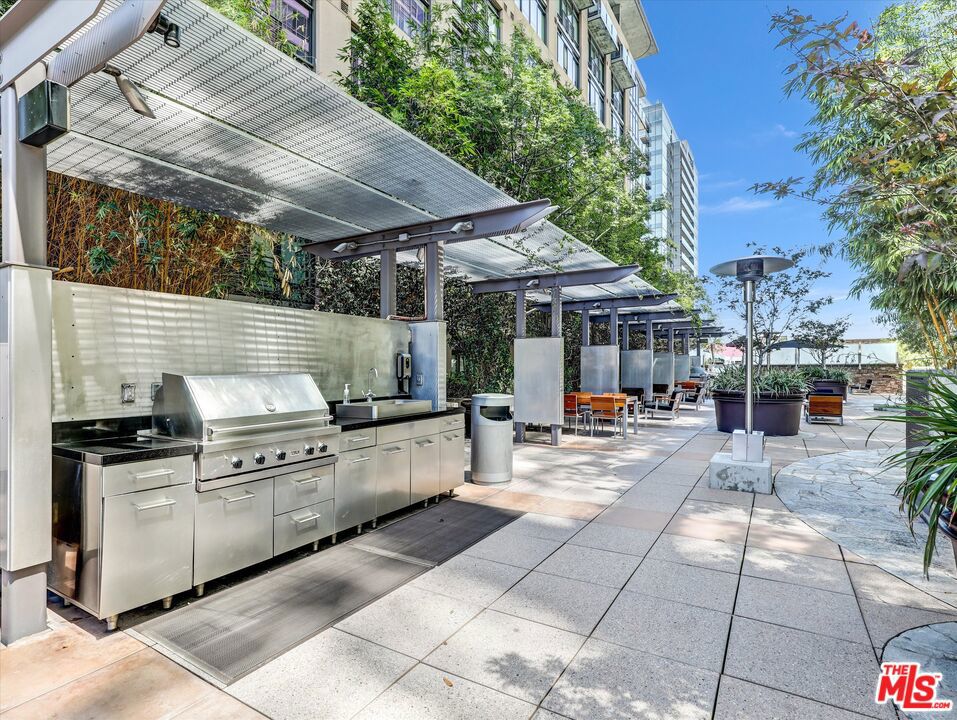 1111 S Grand Avenue 412