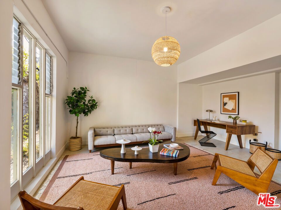 6249 Rodgerton Drive