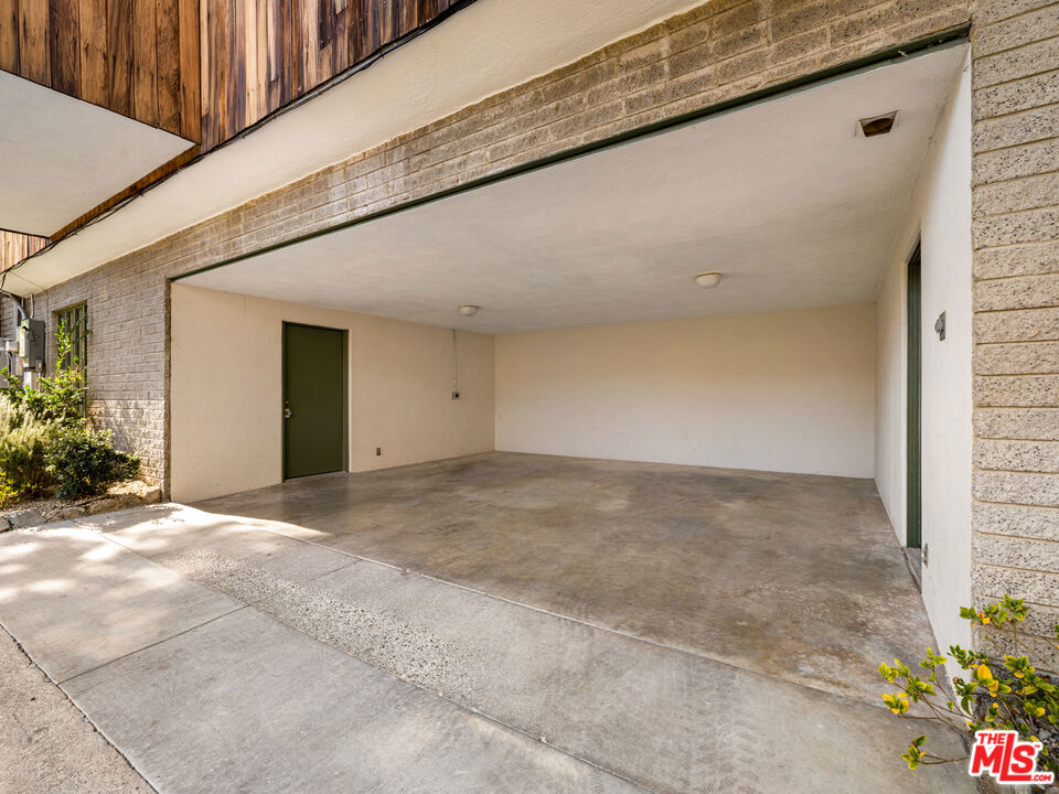 6249 Rodgerton Drive