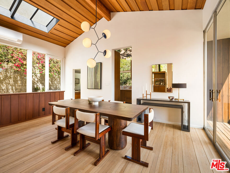 6249 Rodgerton Drive