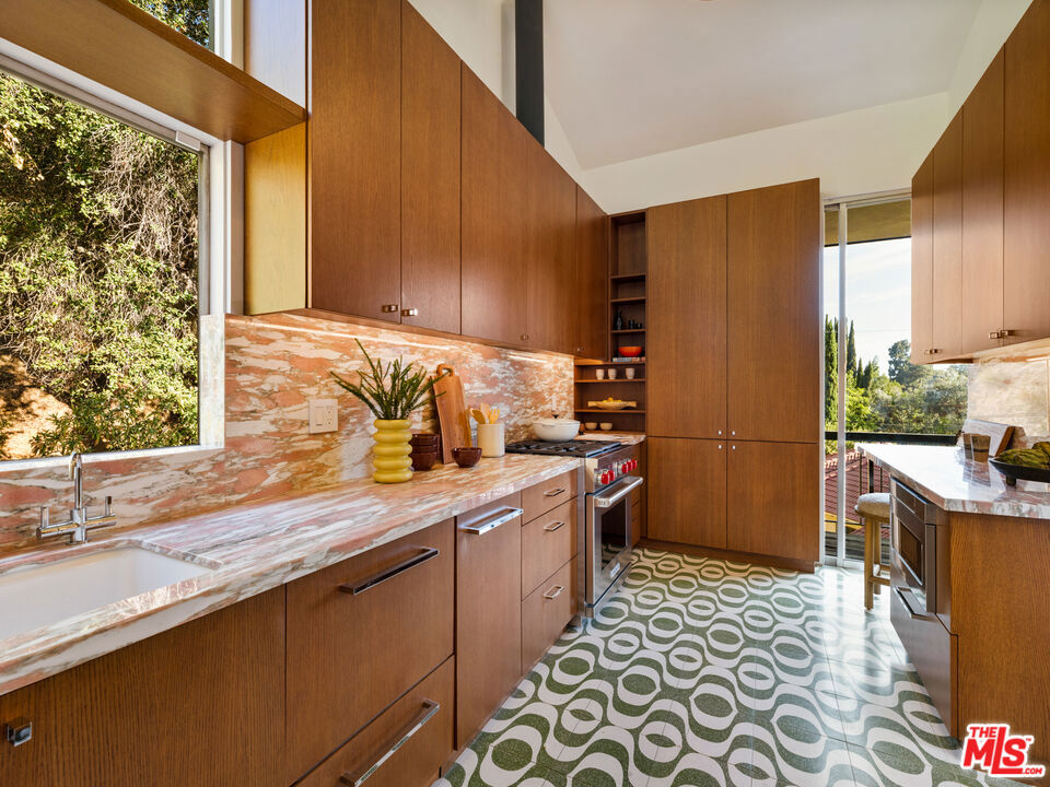 6249 Rodgerton Drive