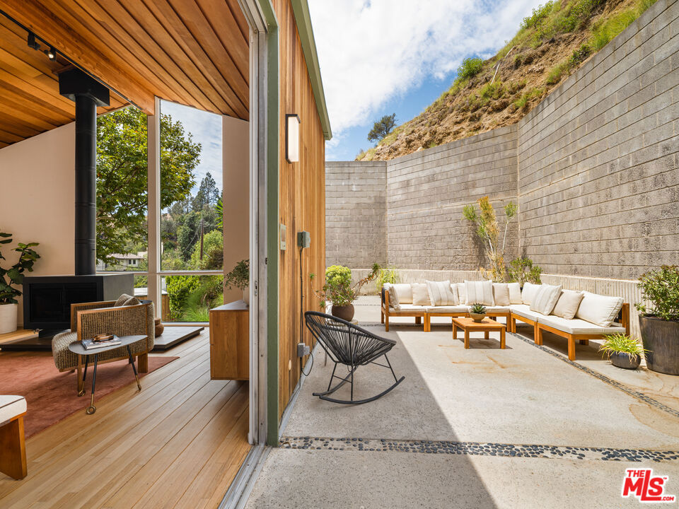 6249 Rodgerton Drive