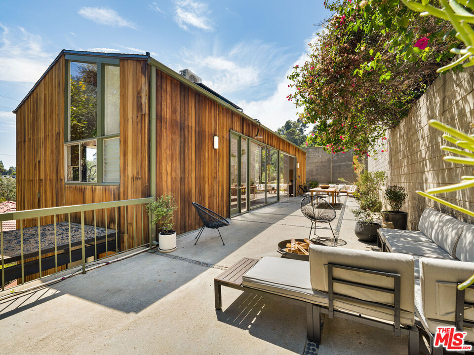 6249 Rodgerton Drive