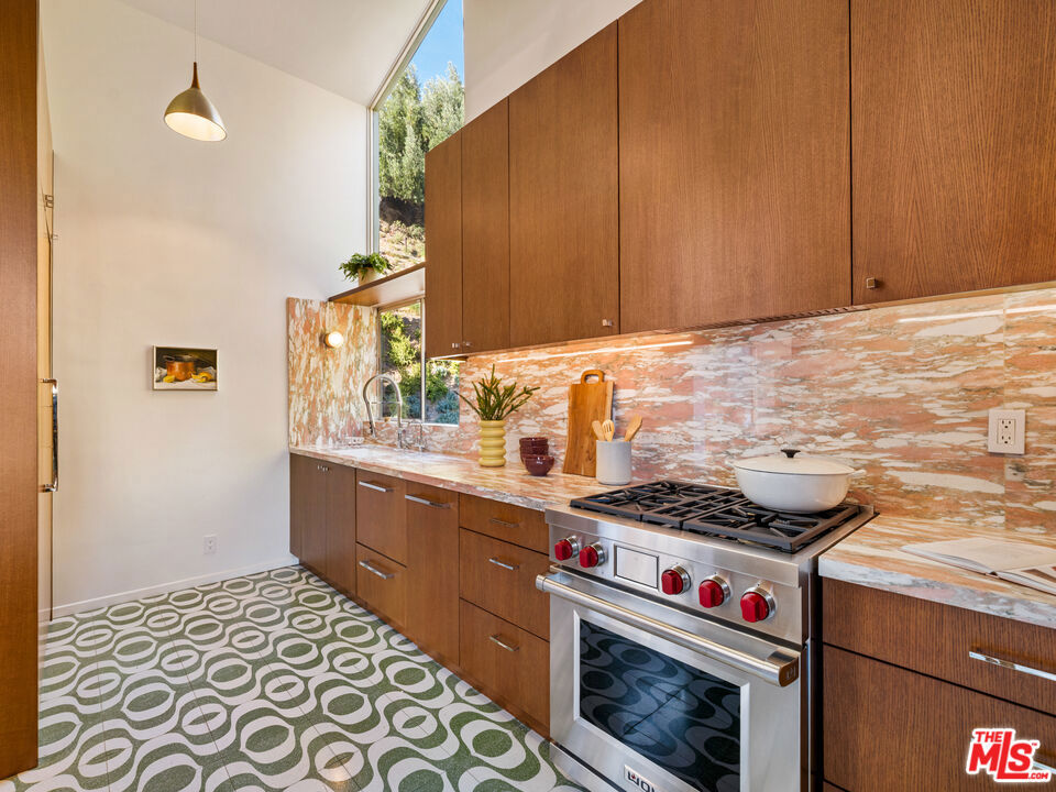 6249 Rodgerton Drive