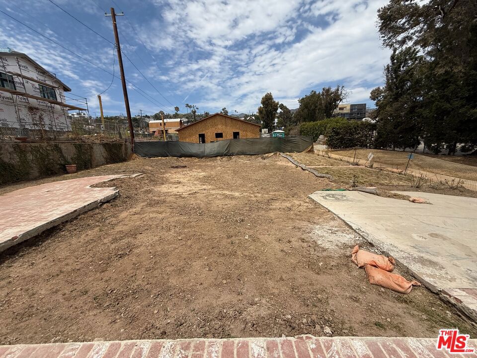 16655 W Sunset Boulevard