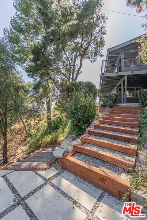 1604 Woodglen Lane