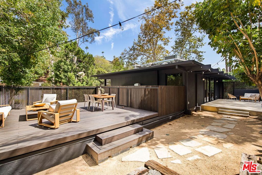 5649 Valley Oak Drive
