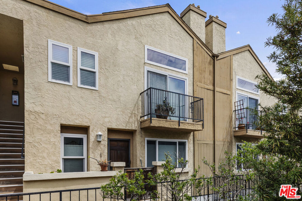 12530 Venice Boulevard 3