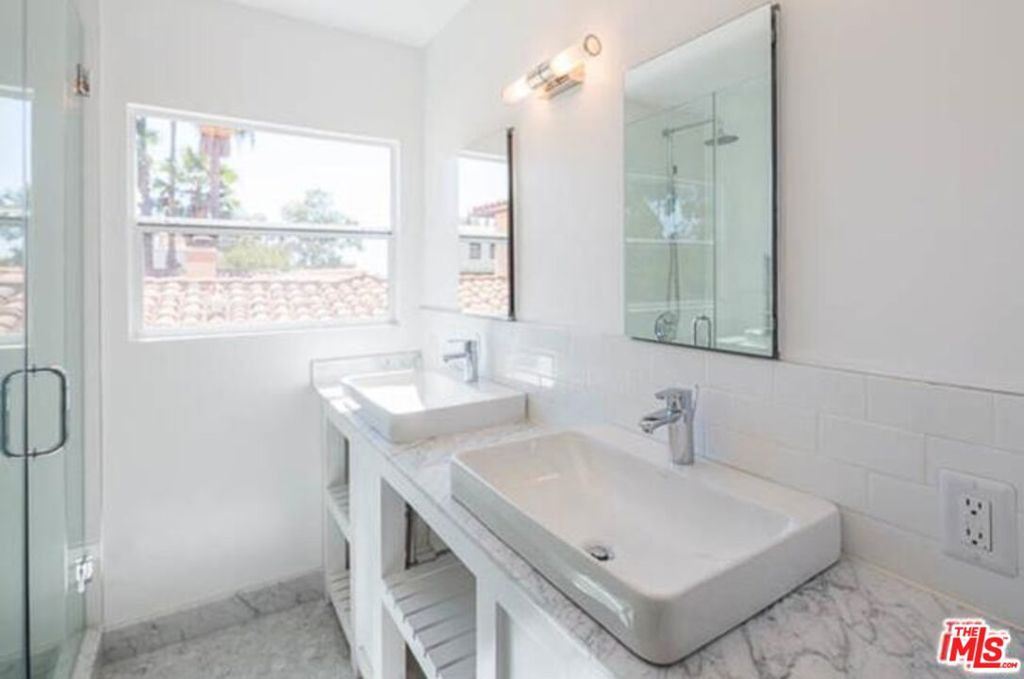 2117 Alcyona Drive