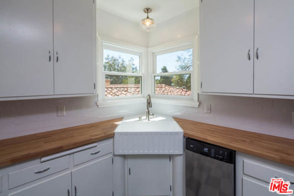 2117 Alcyona Drive