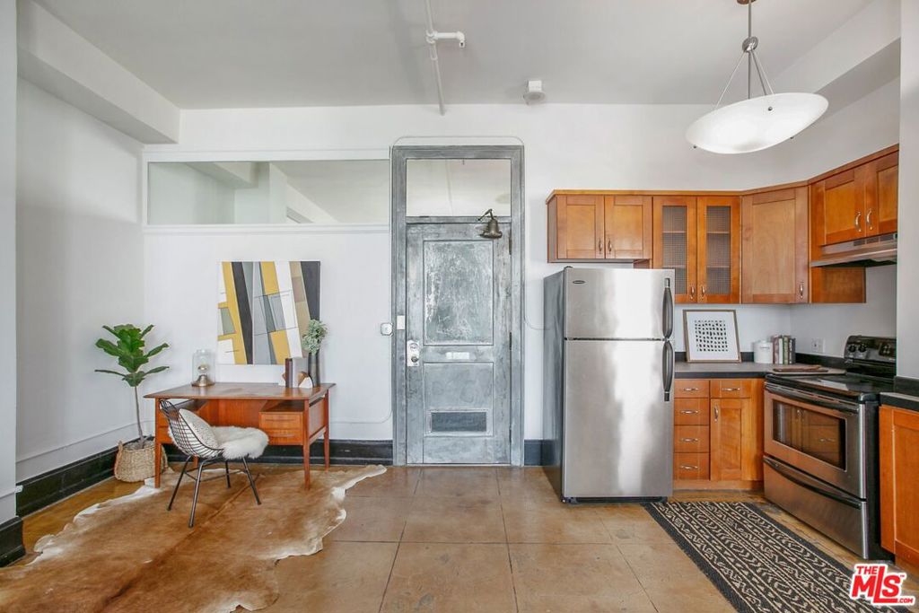 108 W 2nd Street 514