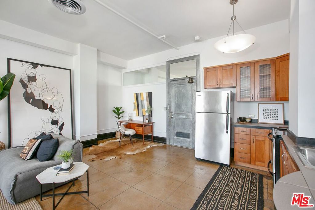 108 W 2nd Street 514