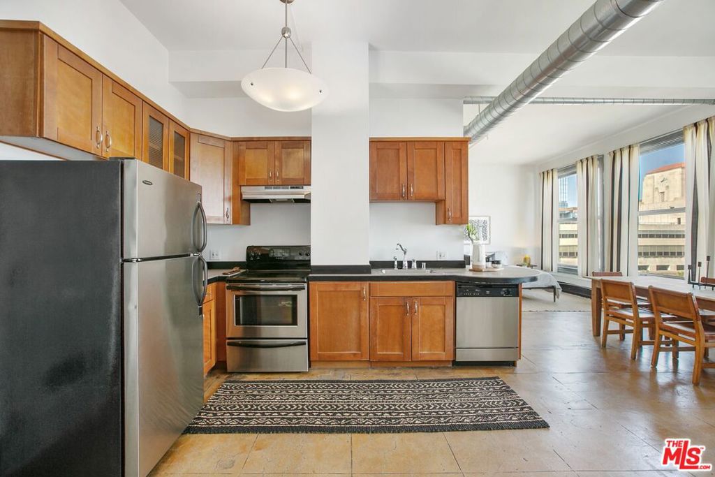 108 W 2nd Street 514