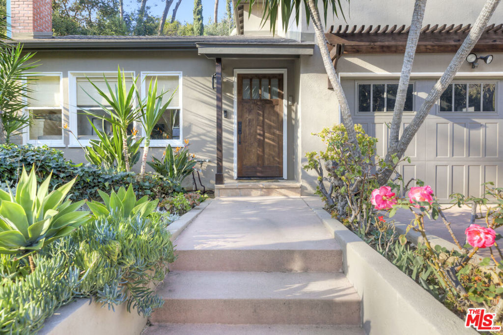 3831 Broadlawn Drive