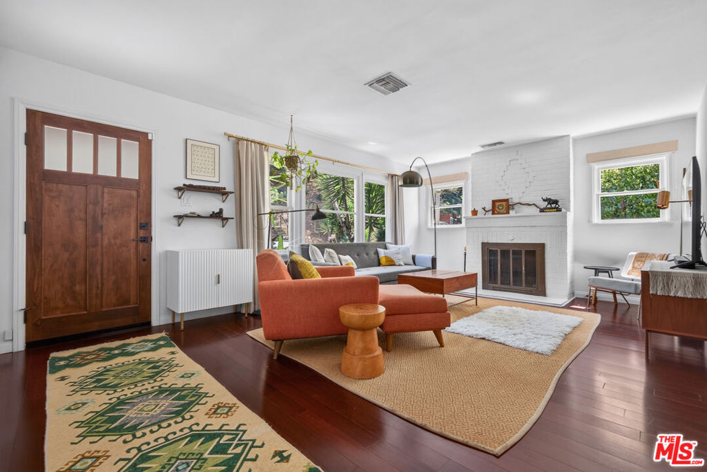 3831 Broadlawn Drive