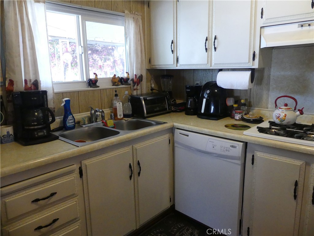 416 Jeffries Avenue Unit: 15