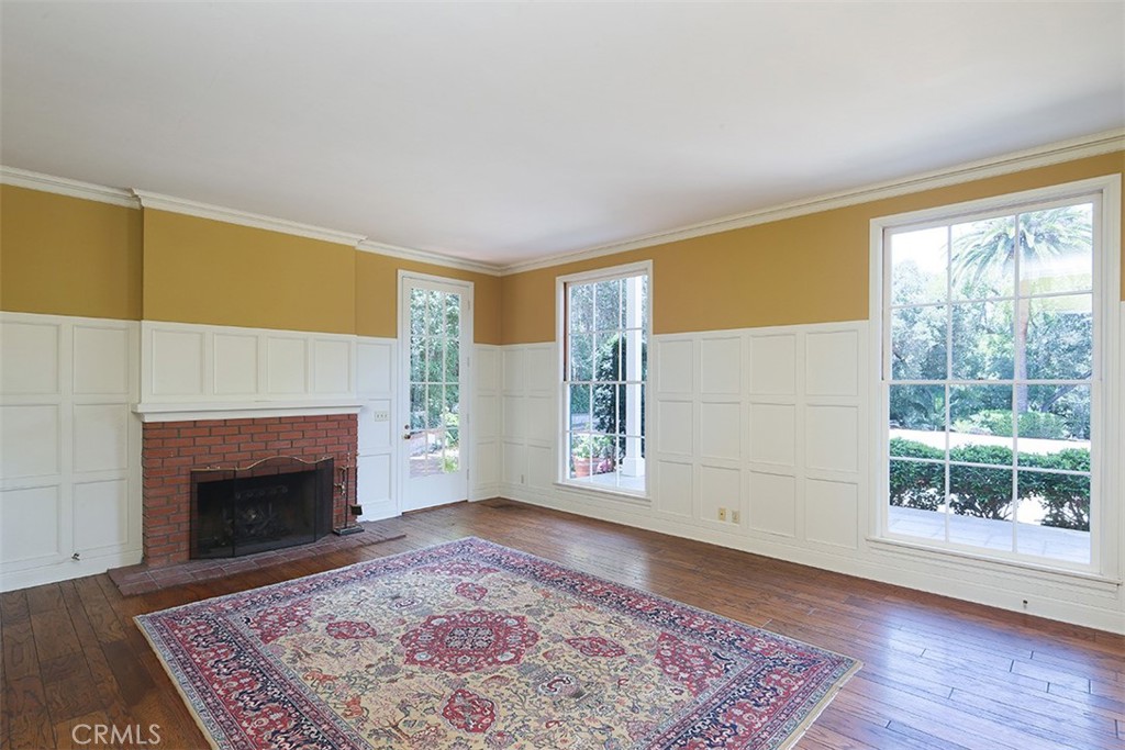 908 Flintridge Avenue