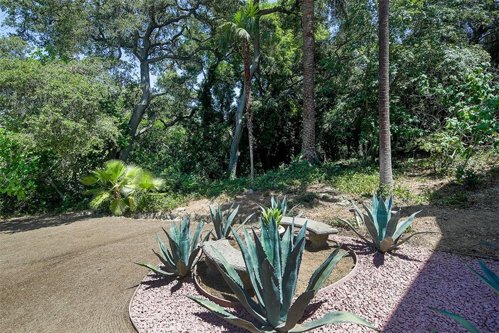 908 Flintridge Avenue